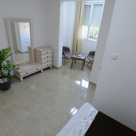 Olga Beach Apartments Haifa Buitenkant foto