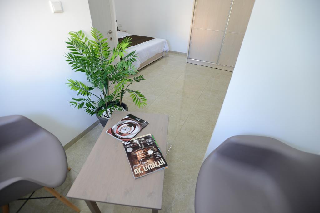 Olga Beach Apartments Haifa Buitenkant foto