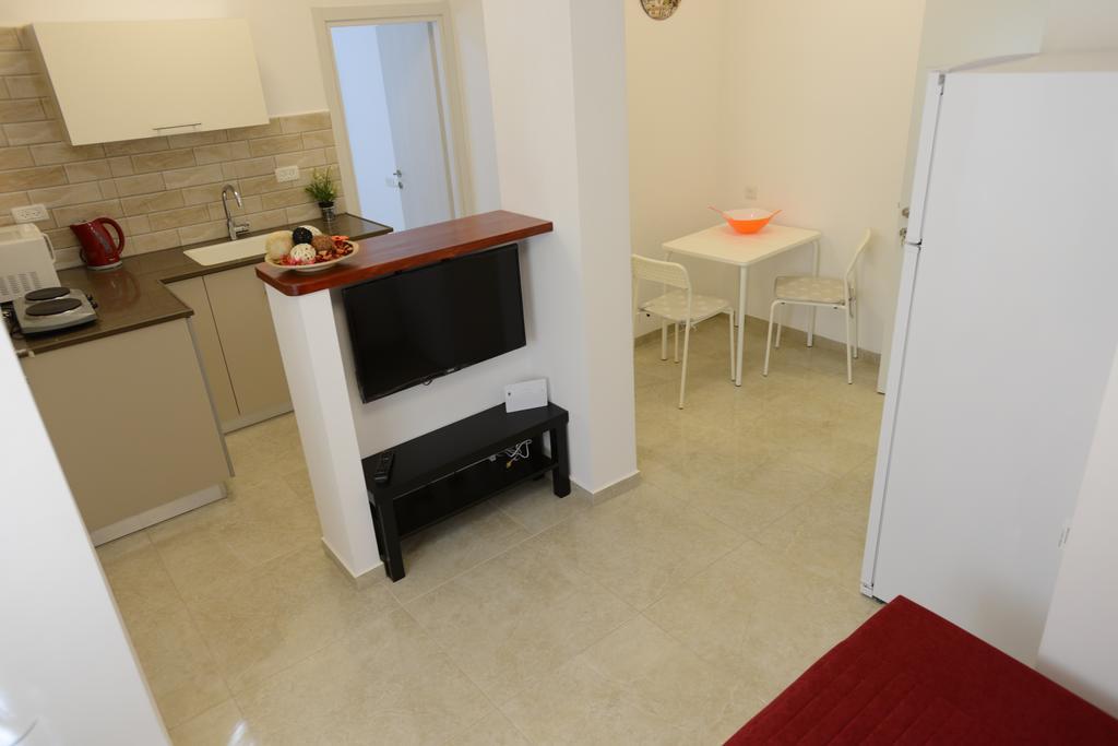 Olga Beach Apartments Haifa Buitenkant foto