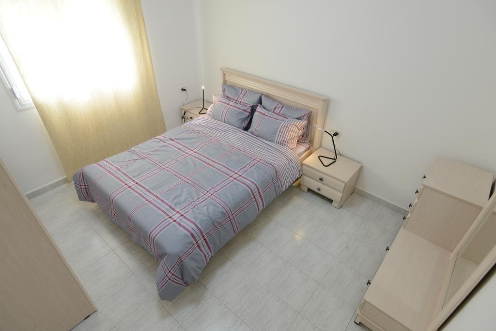 Olga Beach Apartments Haifa Buitenkant foto