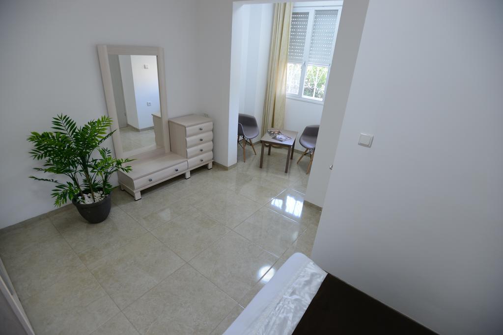 Olga Beach Apartments Haifa Buitenkant foto