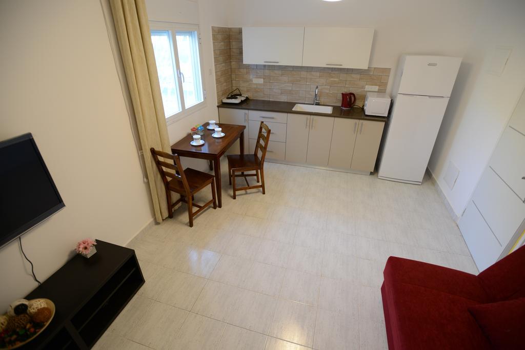 Olga Beach Apartments Haifa Buitenkant foto